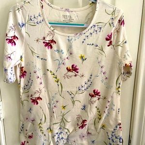 Time and tru floral tee